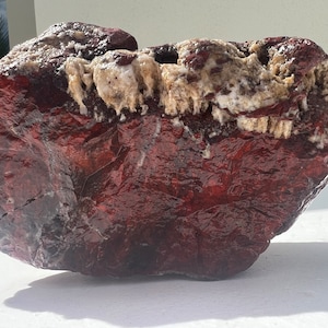 Australijski surowy bryła brekcjowanego czerwonego jaspisu 1880 gramów zielony chalcedon kwarc naturalny surowy okaz kolekcjonerski skały kamień szlachetny