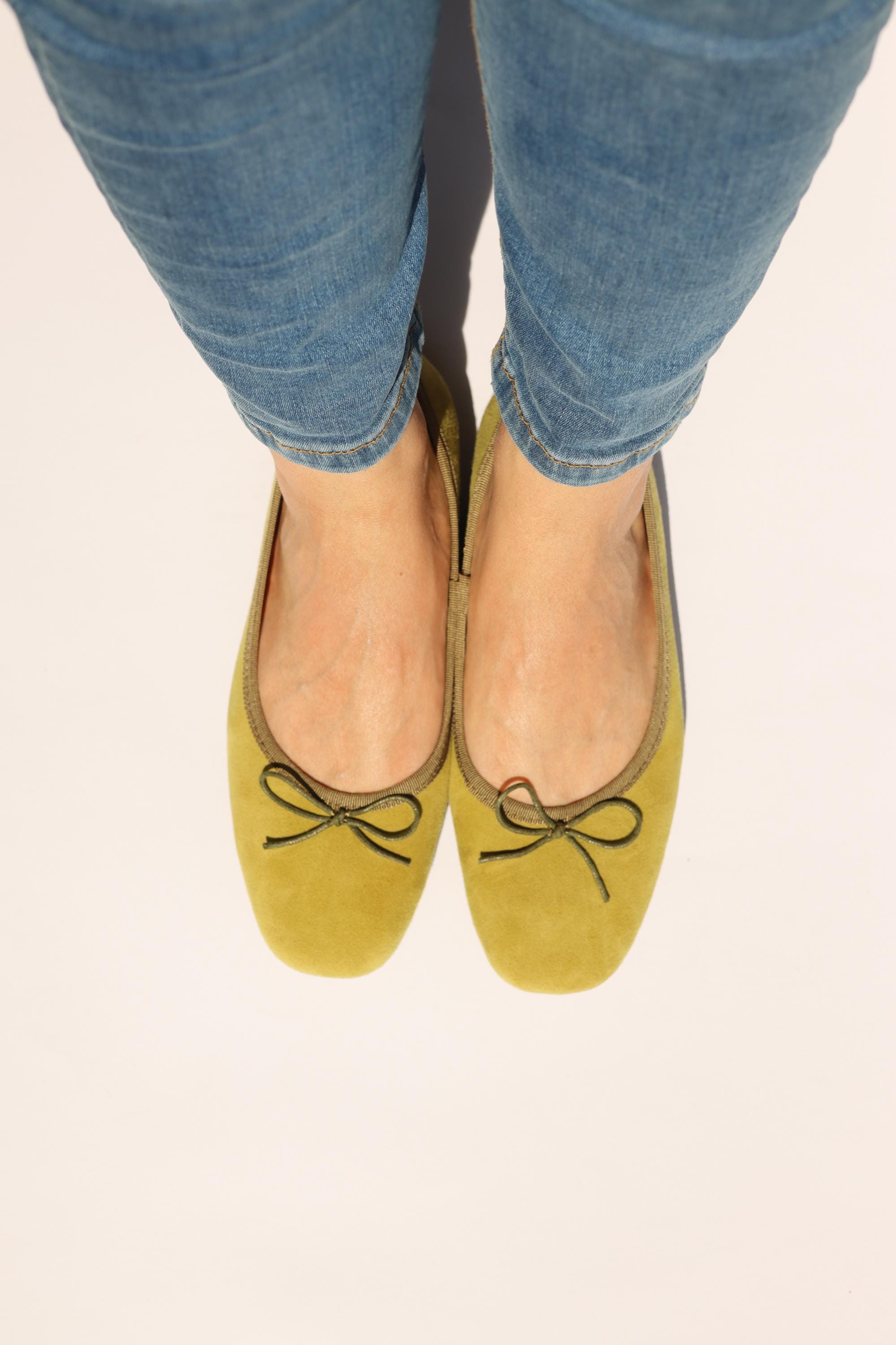 Handmade Emerald Green Leather Ballerinas: Pointy Bow Ballet Flats