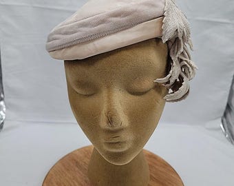 Vintage 1950's Facinator Hat Cream Colored One Size