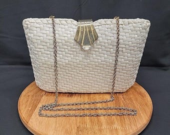 Vintage 1970s White Wicker Look Clutch/Crossbody Bag Clasp Closure Gold Hardware