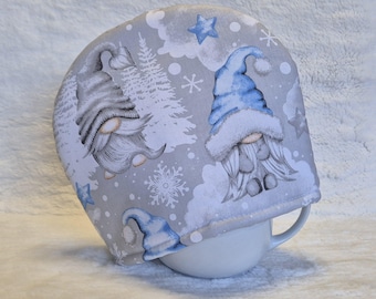 Funda para tetera navideña: Funda para tetera hecha a mano con diseño de gnomo.