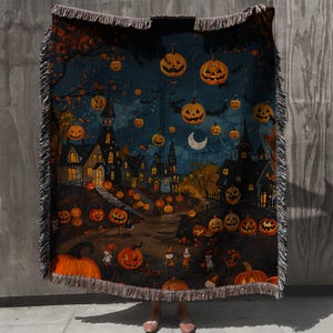 Couverture tissée Halloween citrouille d'Halloween, jeté de tapisserie du village de citrouilles pour enfants, décoration de canapé-lit d'automne, coin lecture confortable, cadeau d'anniversaire d'automne