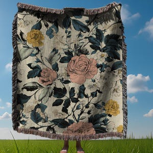 Floral Woven Blanket – Cottagecore Tapestry Throw with Fringe, 100% Cotton Botanical Bed Cover Gift for Her Spring Summer Slow Living Decor