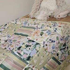 Handmade  Quilted  Patchwork Baby Cot Quilt  playmat Bluebell and Daisies