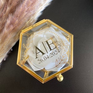 Ringbox - Ringschatulle - Schmuckschatulle in Gold aus Glas mit Personalisierung für die Trauung / Hochzeit
