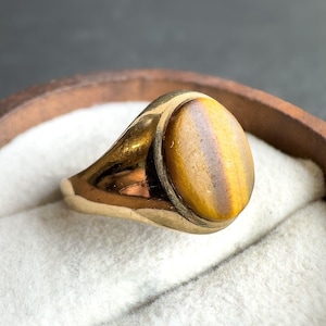 9ct Solid Gold Vintage Tiger Eye Ring | Oval Cabochon Stone | UK I 1/2- US 4.5 |  English Hallmarked | Retro Statement Gold Ring | Resizable