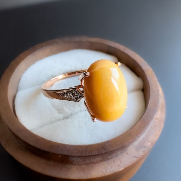 9ct | 9k Rose Gold | Vintage | Peach Moonstone Caboucon & Diamond Shoulder Ring | Statment Ring | Cocktail Ring | English Hallmarks |