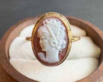 Vintage 9 kt gouden cameering: handgesneden Victoriaanse stijl (UK T - US 9,5) Engels gekeurd
