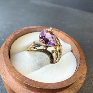 Vintage 9kt massief gouden amethistring | Art-nouveaustijl | Britse maat O - Amerikaanse maat 7,25 | Aanpasbaar | Engelse sieraden |