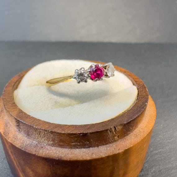 Ruby Diamond Ring 18ct Gold Platinum - Vintage Th… - image 2