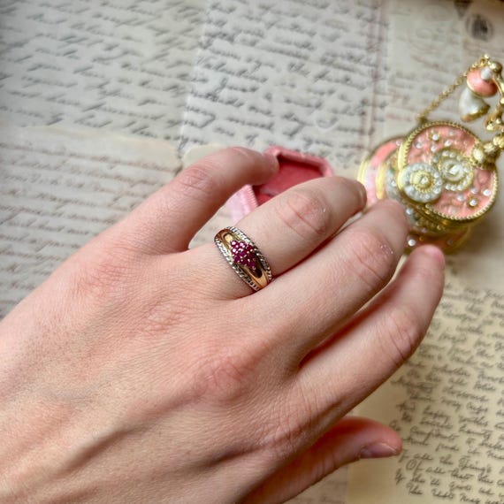 Vintage 9ct Solid Gold Ruby Cluster Ring | Englis… - image 10