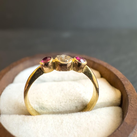 Antique 18ct Gold Ruby and Diamond Three Stone Ri… - image 6