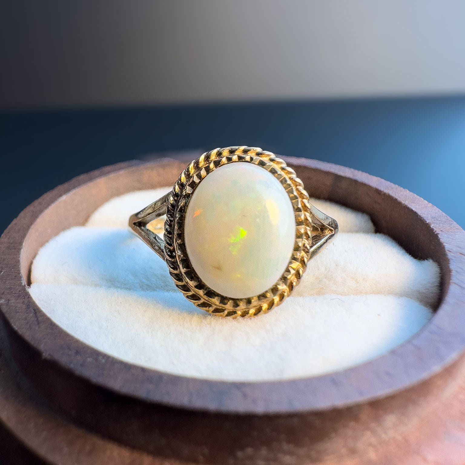 90年代ヴィンテージ 9カラットゴールドオパールリング：ツイストロープ