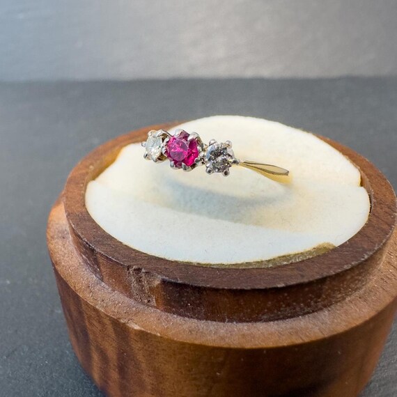 Ruby Diamond Ring 18ct Gold Platinum - Vintage Th… - image 3