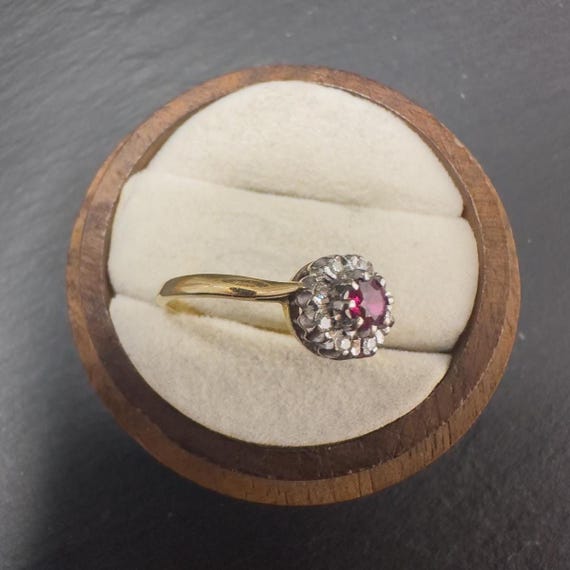 Vintage 1950s 18ct Solid Gold Ruby & Diamond Clus… - image 5