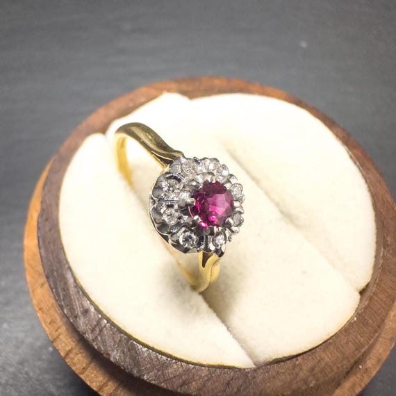 Vintage 1950s 18ct Solid Gold Ruby & Diamond Clus… - image 4