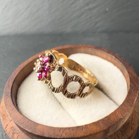1970s | Vintage 9ct Gold | Ruby & Spinel Cluster … - image 6