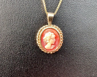 9ct Gold, Vintage Cameo Victorian Inspired Pendant.