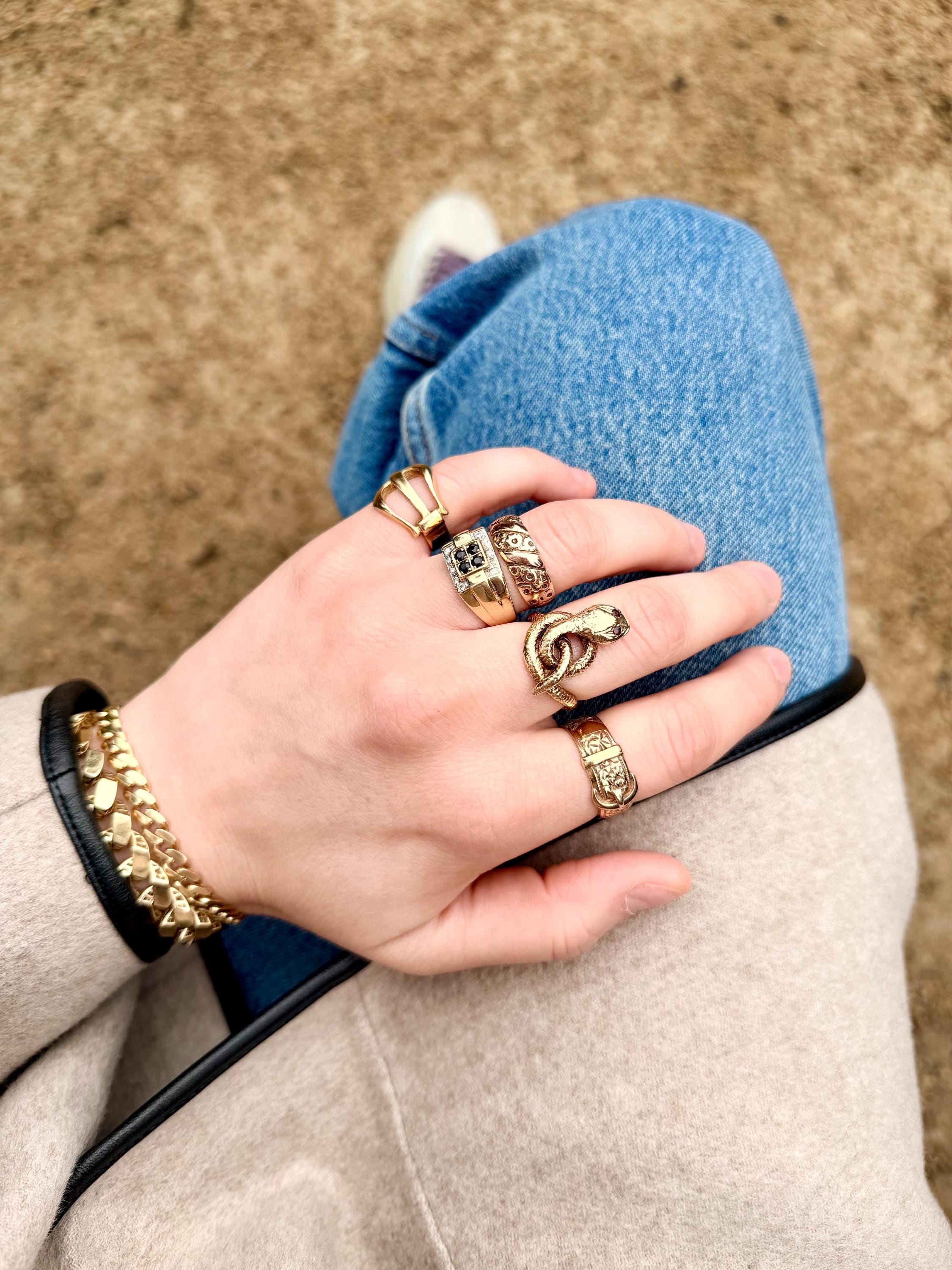 Bague Boucle Pour Homme En Or Jaune 9 Carats - Avec Zircon Et Poinçon - Neuf Avec étiquettes, Taille Unique