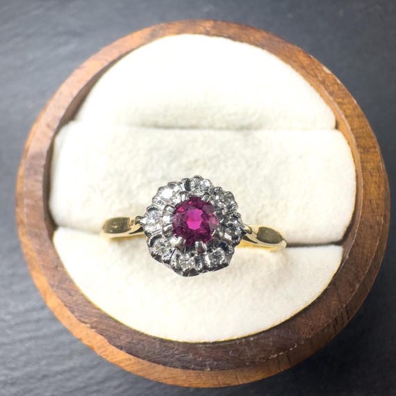 Vintage 1950s 18ct Solid Gold Ruby & Diamond Clus… - image 6