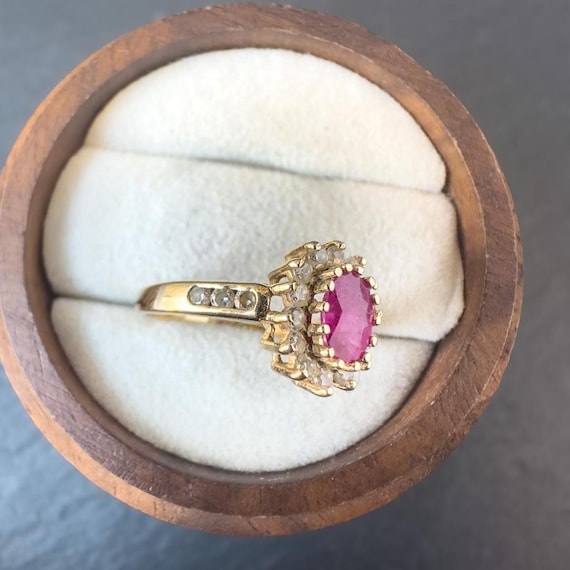 Vintage 9ct Gold Ruby Cluster Ring: Oval Halo Set… - image 5