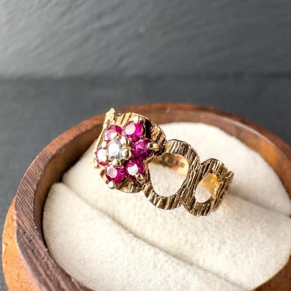 1970s | Vintage 9ct Gold | Ruby & Spinel Cluster … - image 3