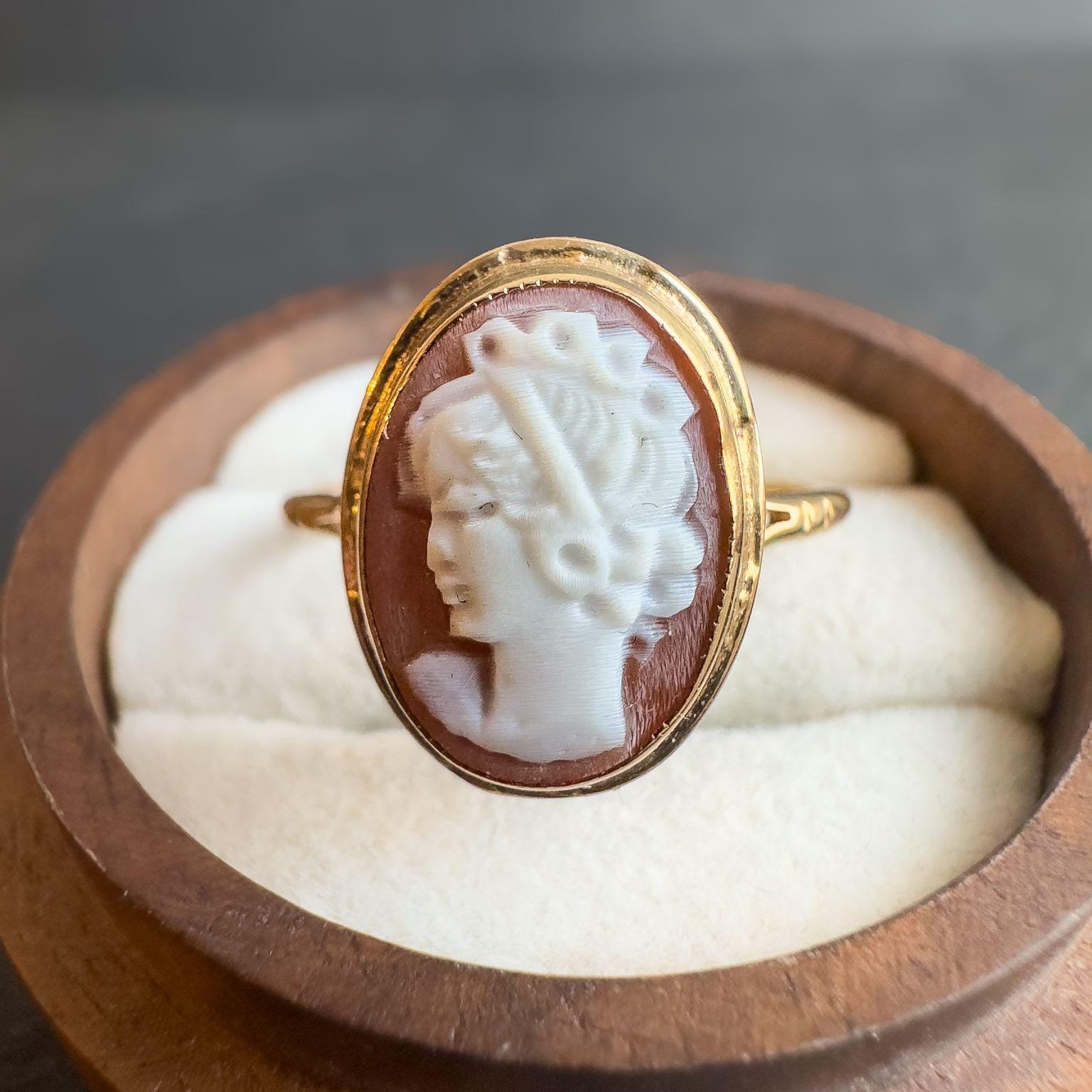 Vintage 9ct Gold Cameo Ring: Hand-carved Victorian Style (UK T