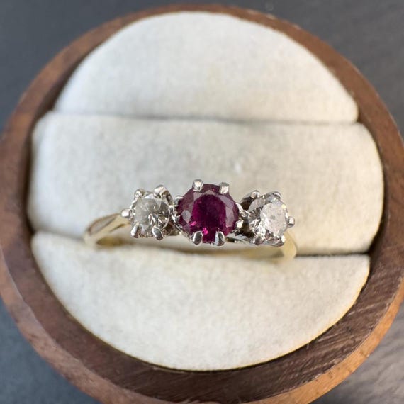 Ruby Diamond Ring 18ct Gold Platinum - Vintage Th… - image 6