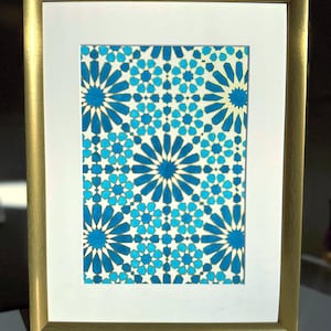Acquerello originale raffigurante la geometria islamica ispirata all'Alhambra.  Arte fatta a mano
