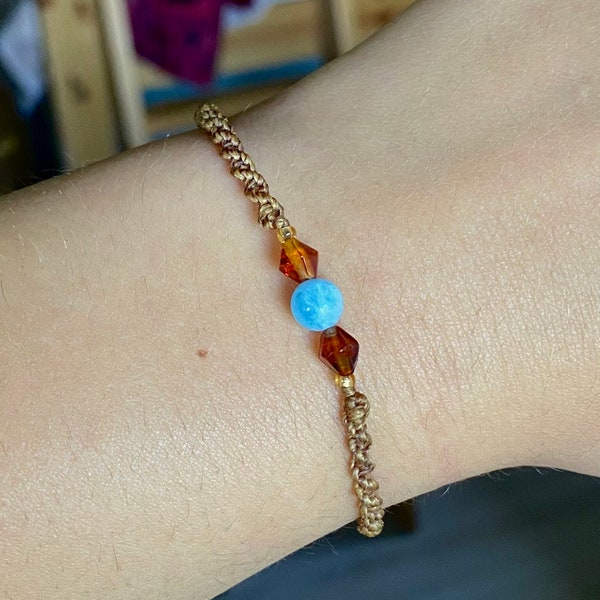 Bracelet macramé avec pierre naturelle et perles upcyclées-aigue marine-couleur ambre