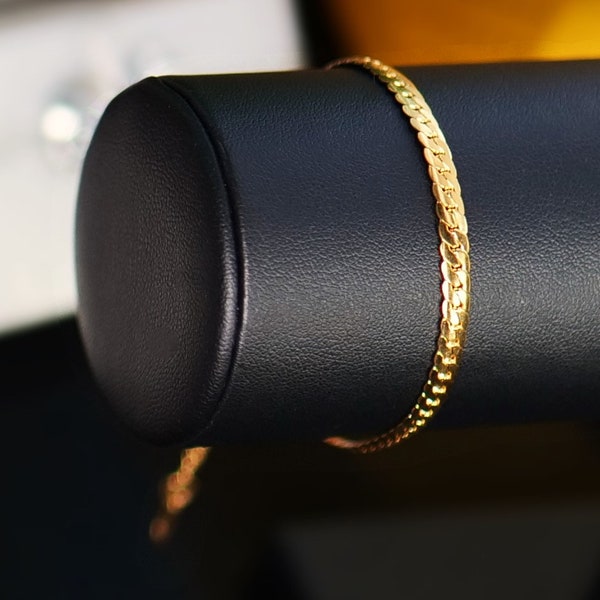 Bracelet women. Minimalist Chain Bracelet . 18k Gold plated bracelet waterproof . Adjustable .Bracelet for women . Chain . Delicate. Dainty.