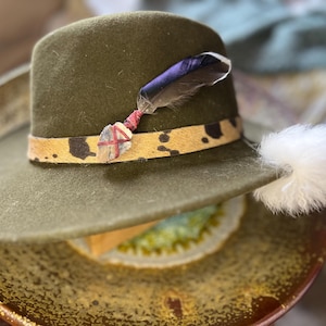 Hat Feather / Arrow