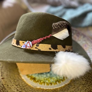 Hat Feather / Arrow