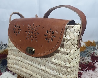 Handwoven Palm Leaf Crossbody Bag: Moroccan Boho Purse with Leather Flap