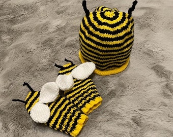 Handmade Knitted Busy Bee set | Hat and bumble bee mittens | Baby hat and Mittens | Winter Set | Baby Gift | 6-12 months