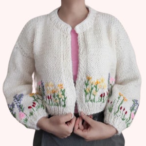 Flower embroidered cardigan I White chunky cardigan I Floral long sleeve crop top I Floral knit cardigan  I Unique vintage gifts for her