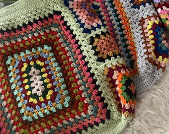 Sac fourre-tout carré vert grand-mère au crochet, bohème, plage d'épaule au crochet vintage, sac de pique-nique, sac en tricot avec doublure