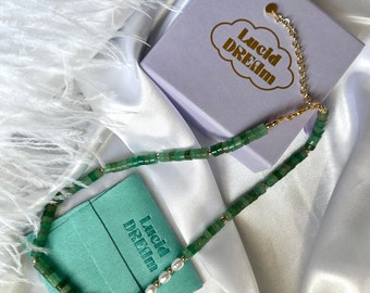 Gioielli fatti a mano, Collana verde con perle d'acqua dolce, Collana oro verde bianco, Collana di perle, Collana di perline