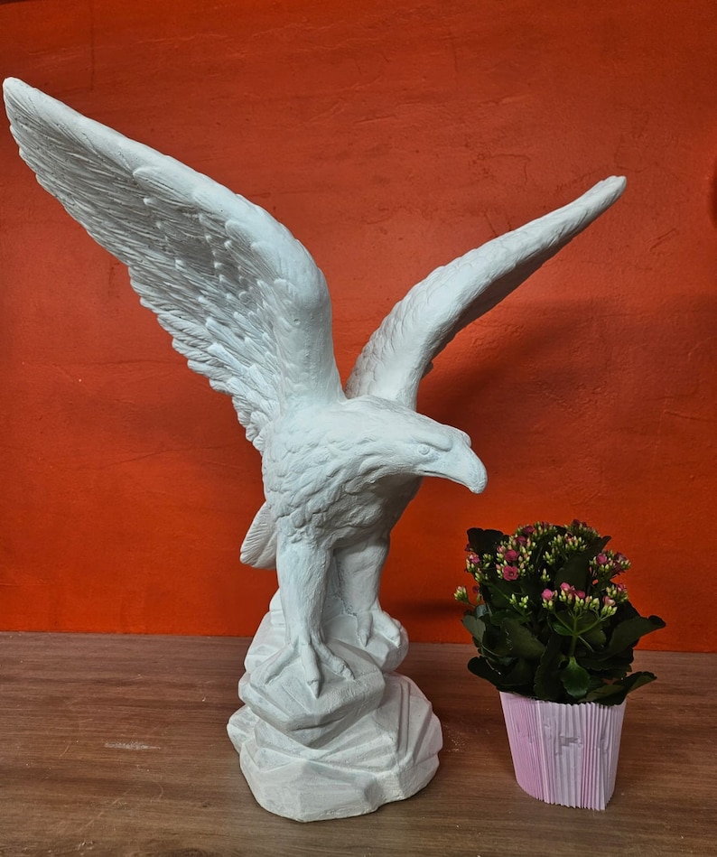 Impressionnante Statue D'aigle En Pierre, Hauteur 83 Cm, 118