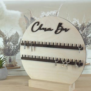charm display stands, tabletop keychain display, charm bar display, charm display, presentoir charm, jewelry display custom, charm bar board