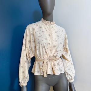 1960s rare Harella ruffled shirt wifh belt, tiny floral print, batsleeves, small