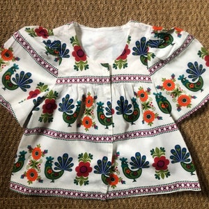 Vintage handmade folkloric novelty shirt in thick cotton, small / medium image 2