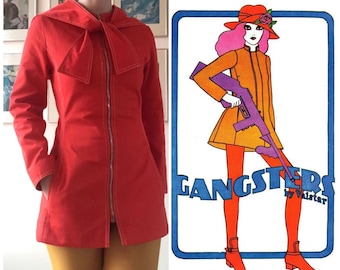 1967 seltener roter Minimantel mit Matrosenkragen, Reißverschluss und Taschen, Größe S
