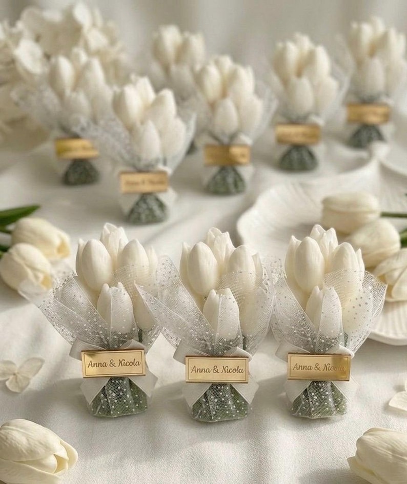 White Lily tea light candles, boxed