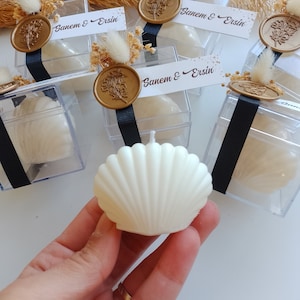 Vela feita à mão com concha de mar personalizada, vela em forma de concha, lembrancinhas de casamento, presente de vela de ostra personalizado, volume de vela de casamento, presente de noivado