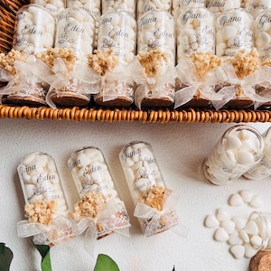 Cadeau de mariage personnalisé en tube de verre amande de Jordanie : bonbon coeur et noeud