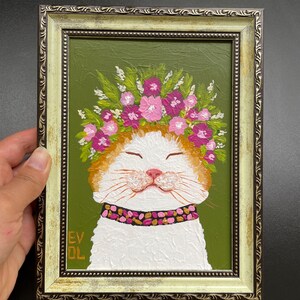 Peinture originale de chat calicot art encadré petit chat drôle blanc gingembre kitty chat tigré brun oeuvre d'art cadre or étagère art art mural félin