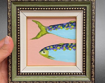 オリジナルの青いイワシの絵画 金色の額縁の棚飾り 魚のアート コケットな部屋の装飾 小さなシーフードのアート 額縁に入った魚のアート 漁師の美学