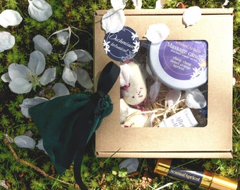 Aroma Spa All Natural Gift Box Wellbeing Gift Box Oil Perfume Bath Melt Massage Candle Shea Cocoa Butter  Essential Oils