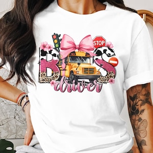 Niedliches Schulbusfahrer-T-Shirt, entzückendes Schultransport-Thema-Shirt, Spaß-Lehrer-Anerkennungsgeschenk, buntes Schulbus-Design